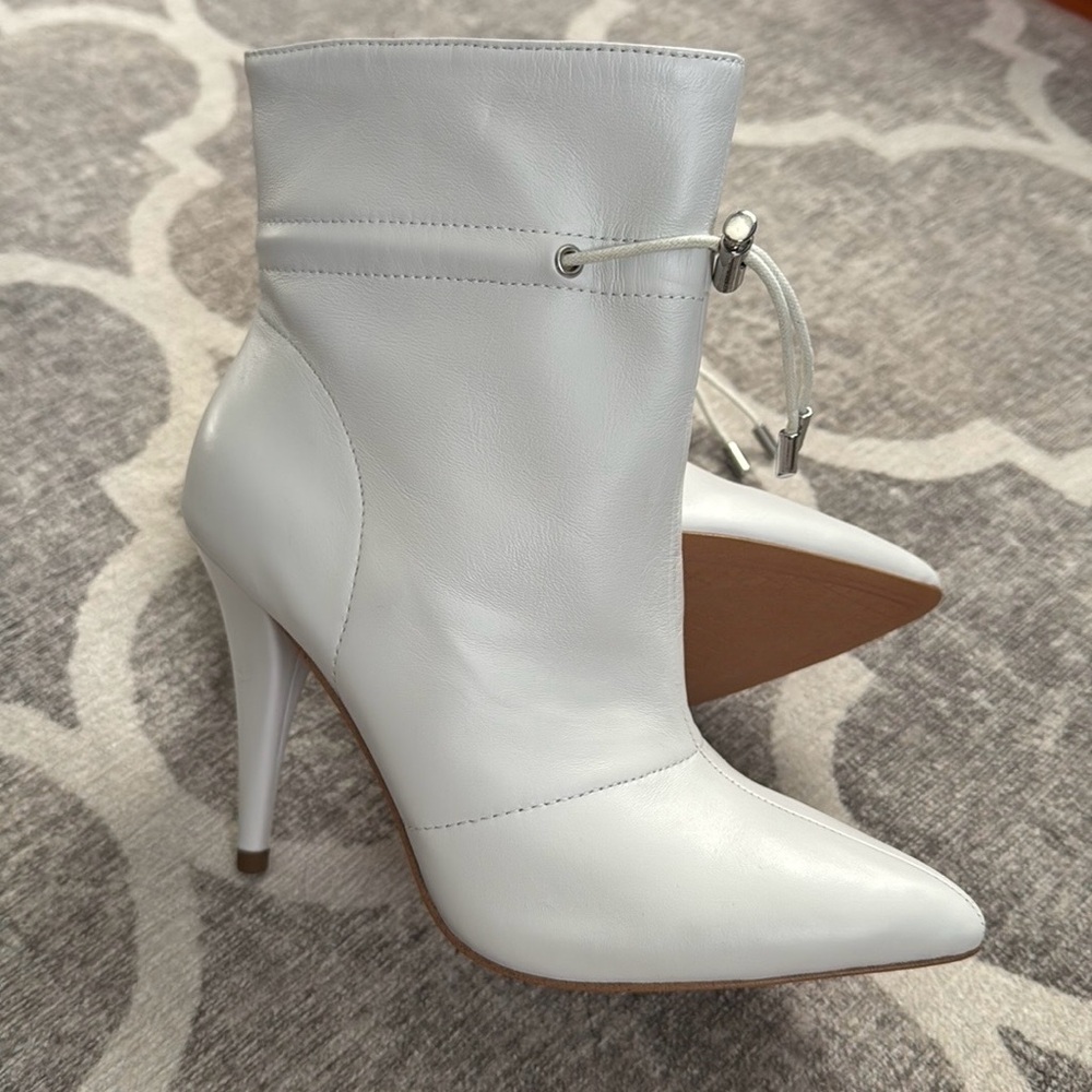 New Jessica Simpson Leather Booties Size 6